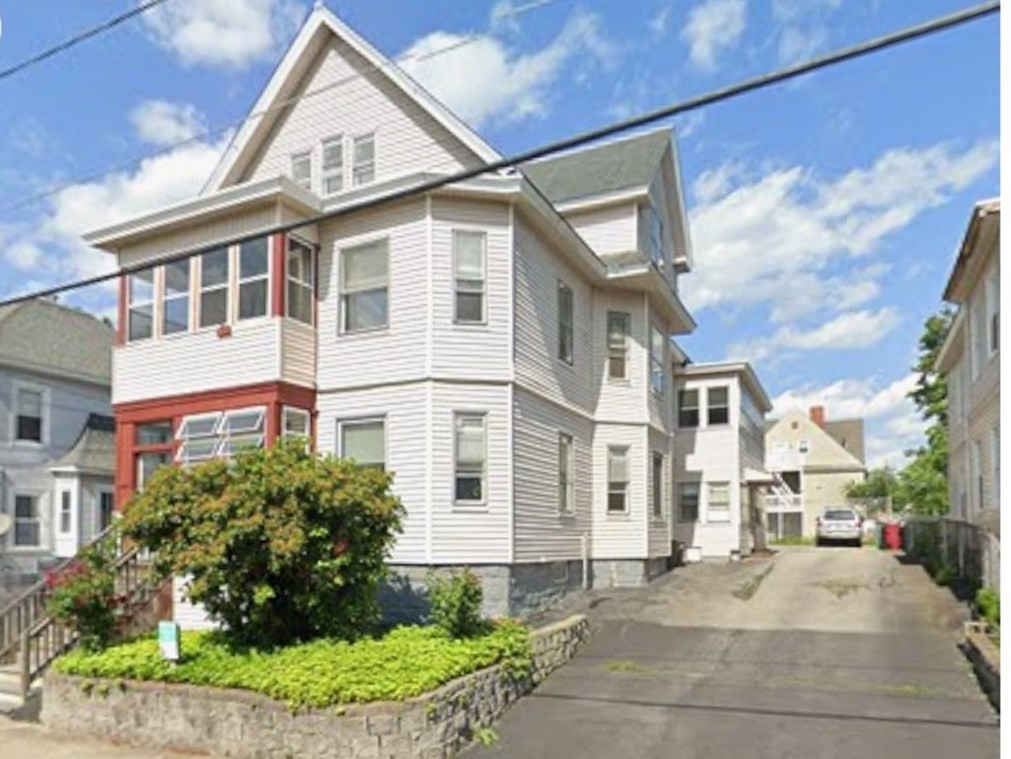 46 Bellevue St, Lowell, MA 01851
