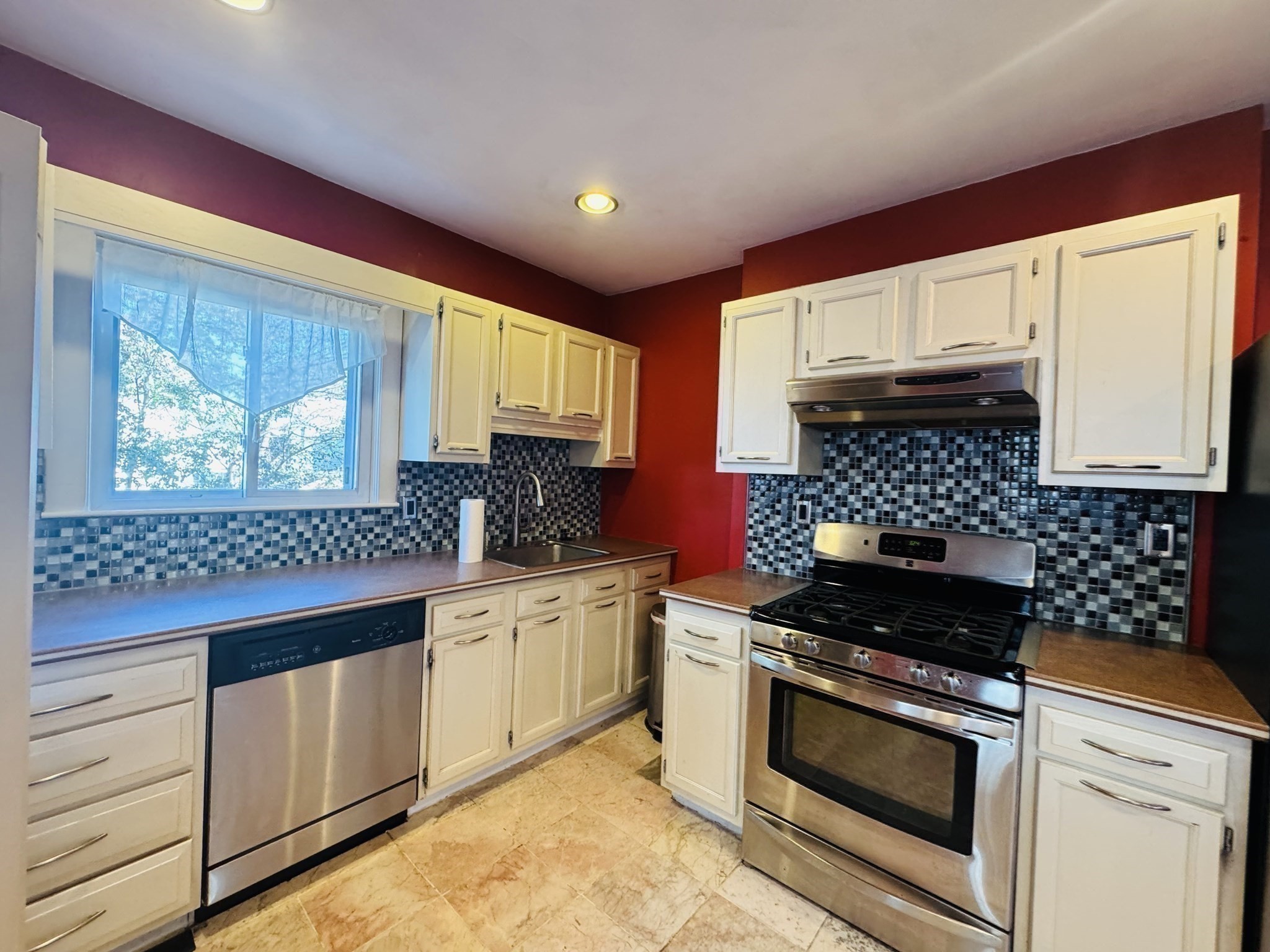16 Perley Place Unit 16, Quincy, MA 02169 - Image 10
