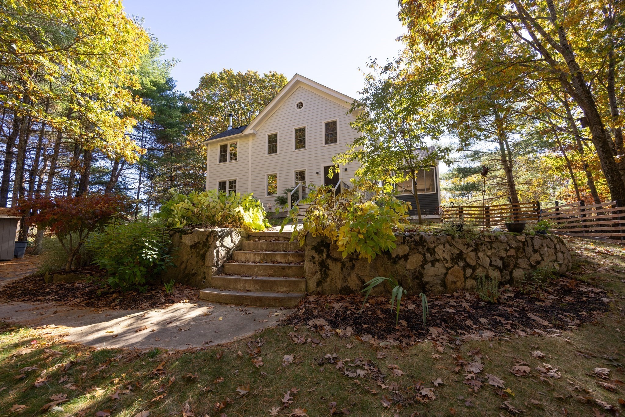 27 Fowler St, Upton, MA 01568