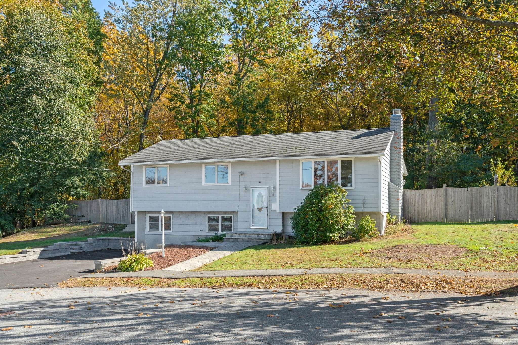 14 Raylen Ave, Peabody, MA 01960