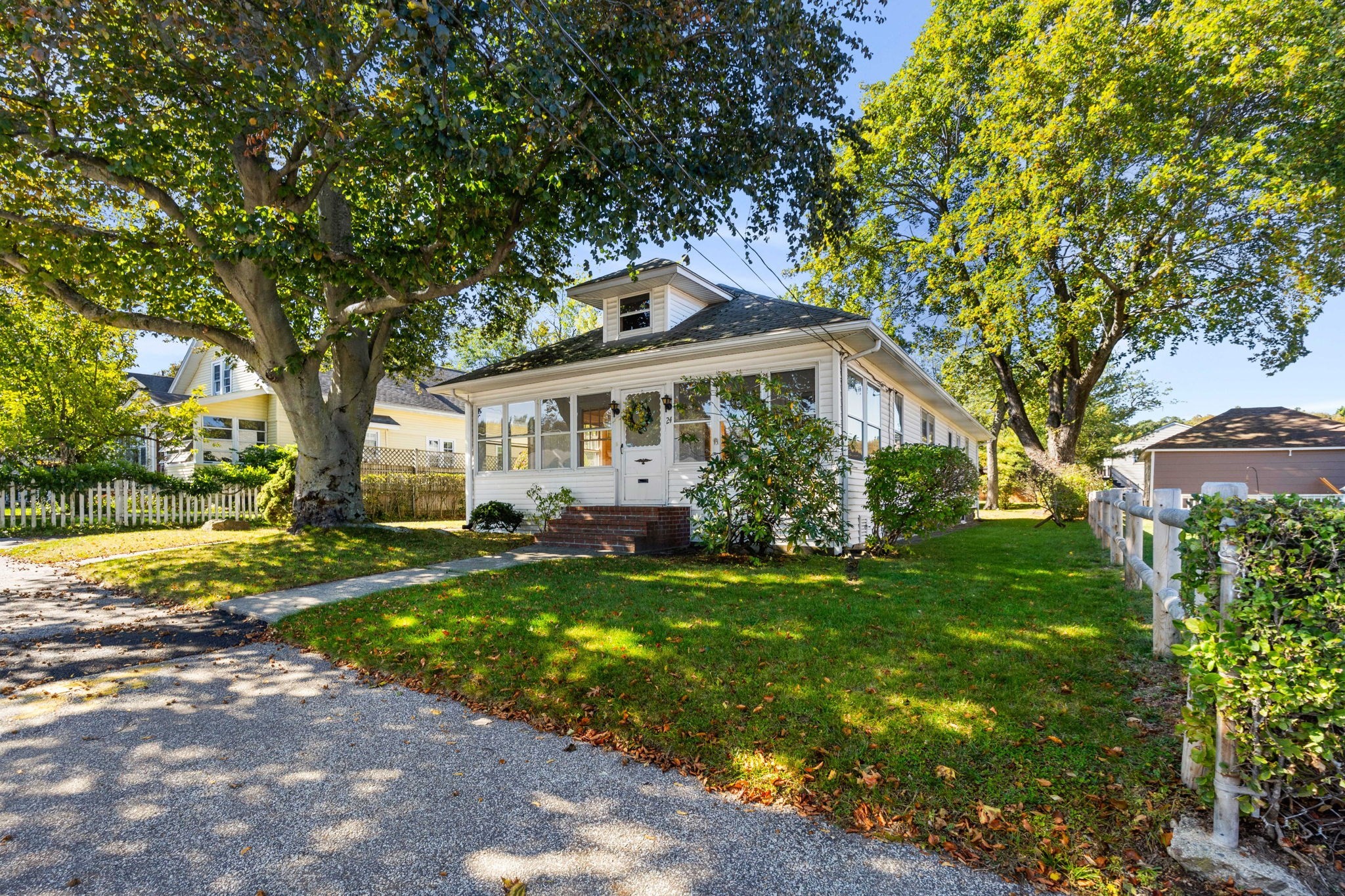 24 Sherbrook Ave, Worcester, MA 01604