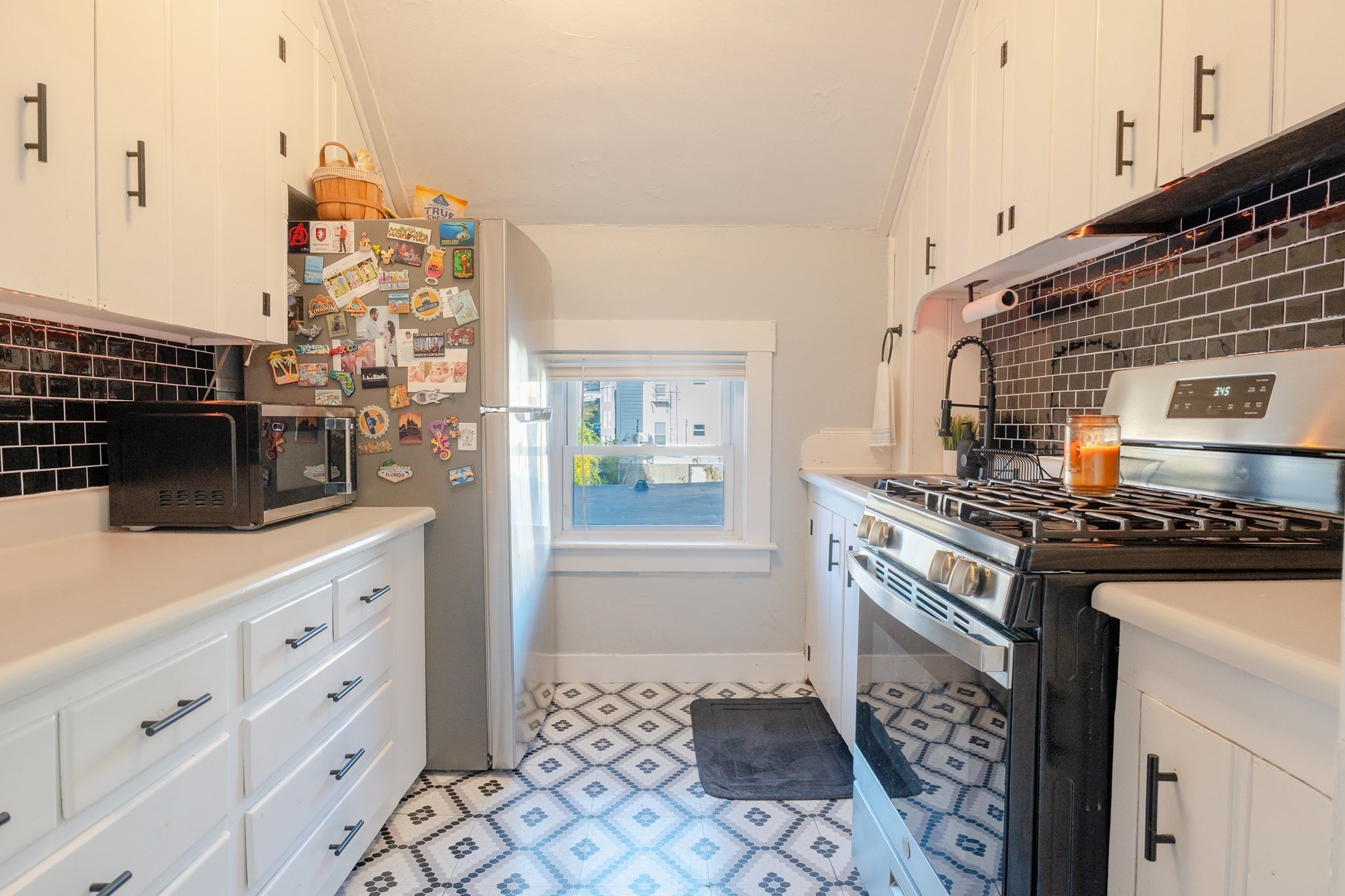 8 Gladding Pl, Fall River, MA 02721 - Image 8