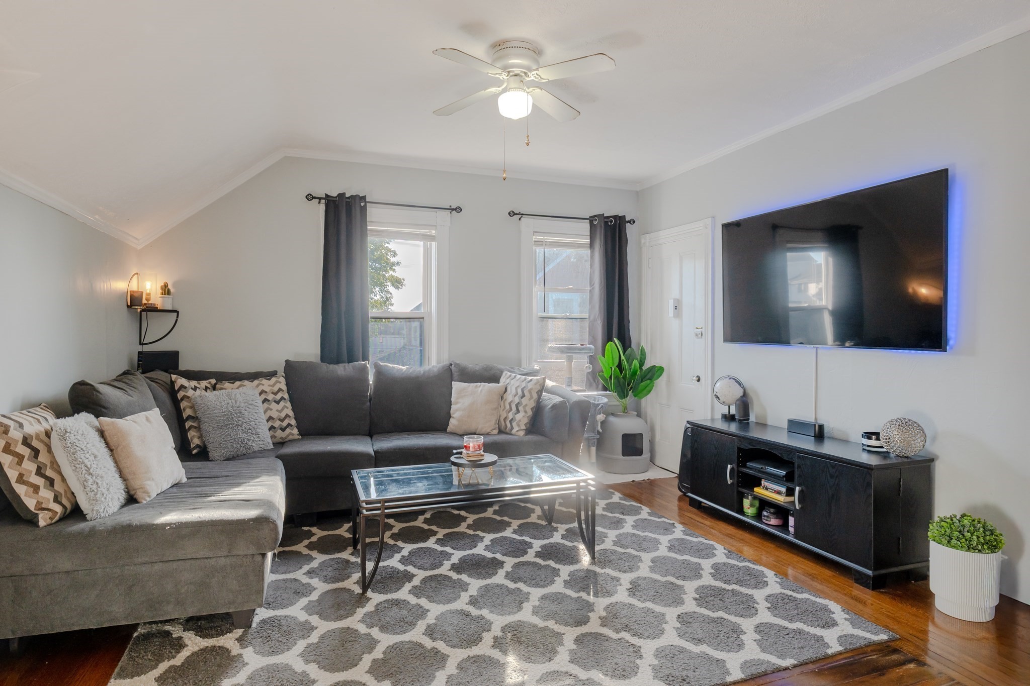 8 Gladding Pl, Fall River, MA 02721 - Image 9