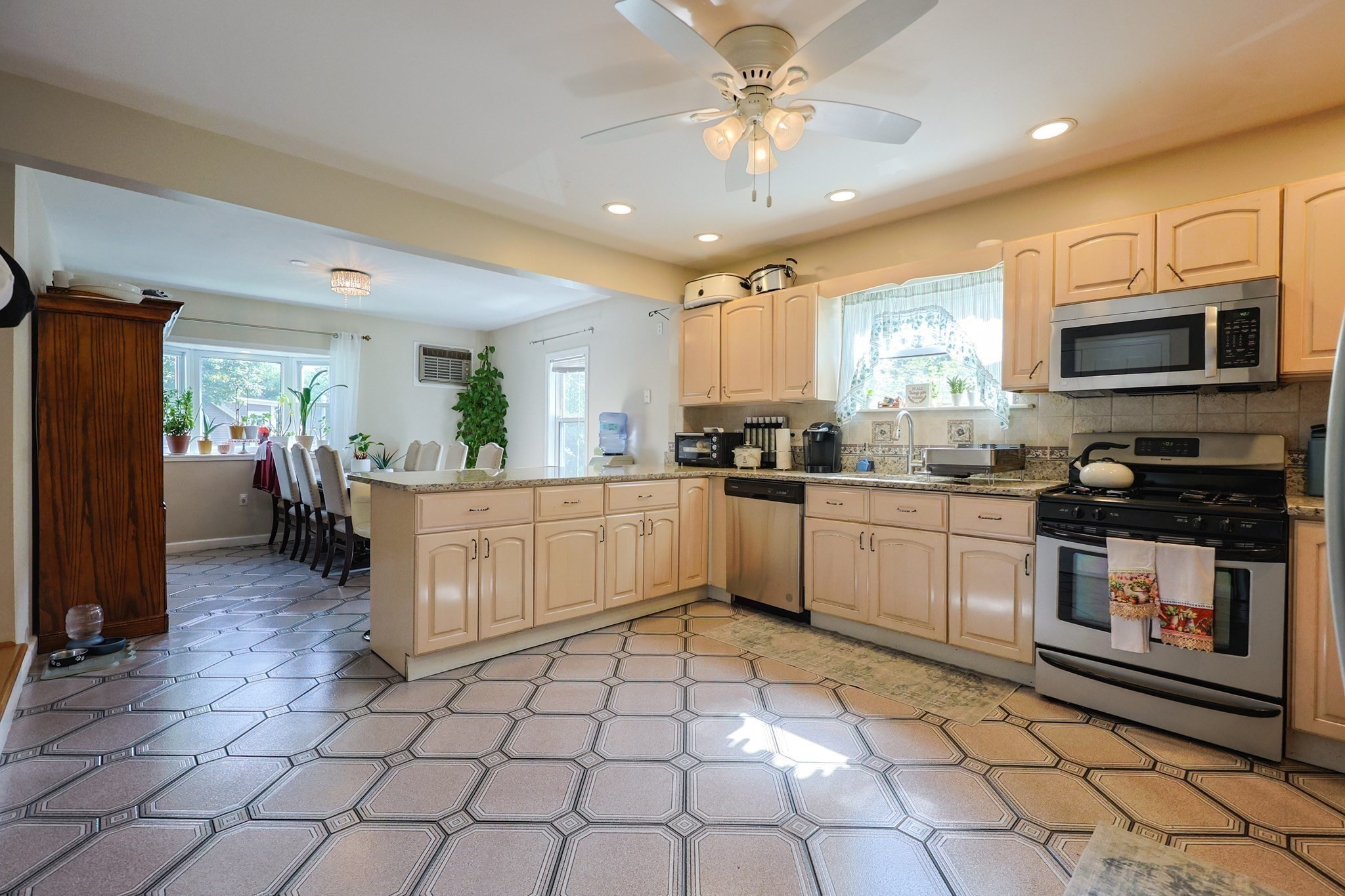 7 Jackson Ct Unit B, Natick, MA 01760 - Image 4