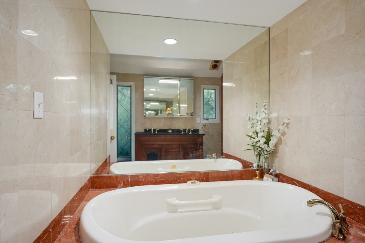 94 Rice Street, Wellesley, MA 02482 - Image 25