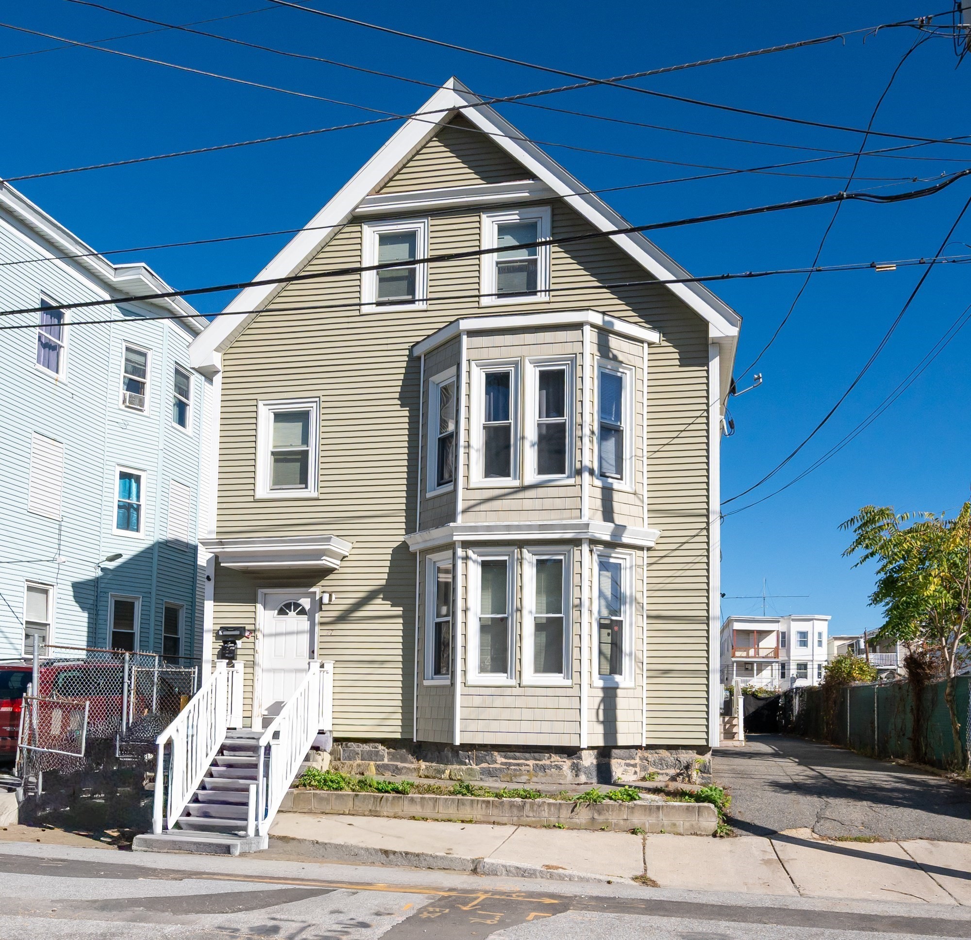 27 Exchange St, Lawrence, MA 01841
