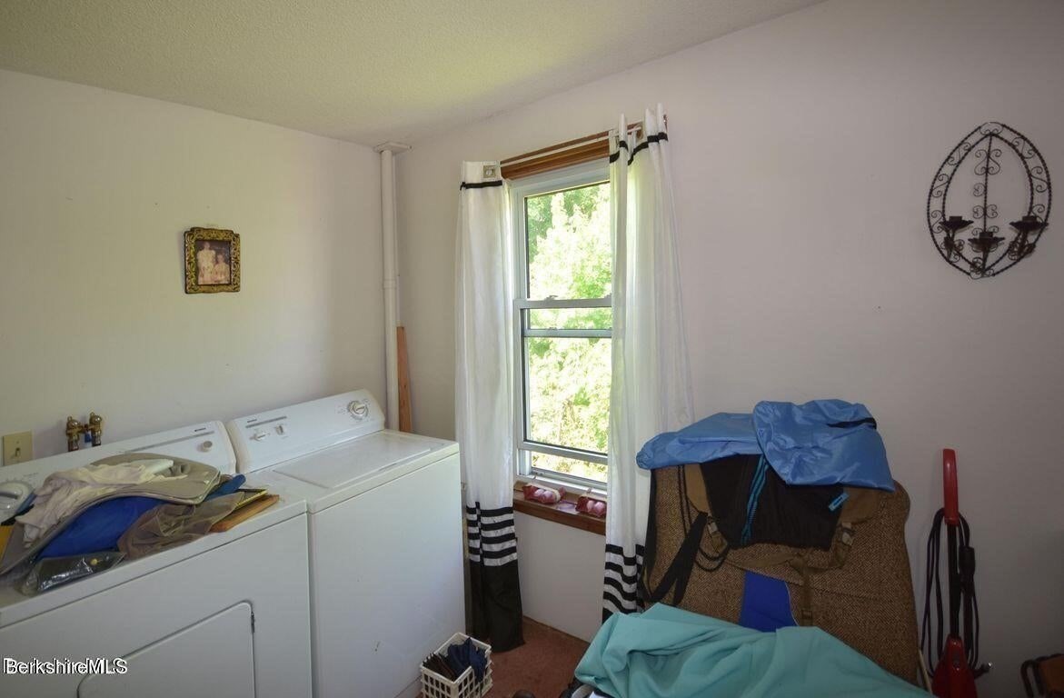 39 Circular Ave, Pittsfield, MA 01201 - Image 14