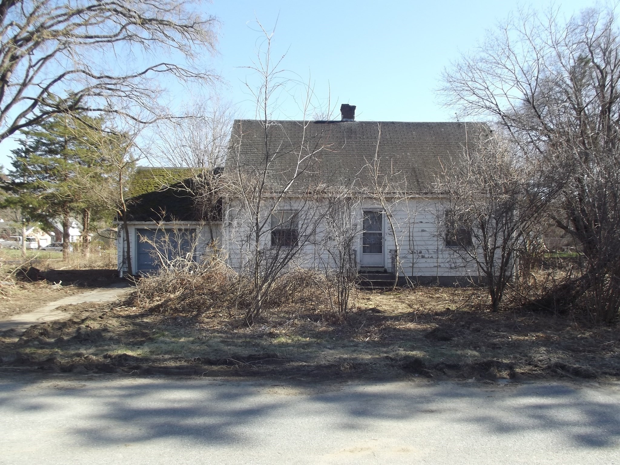 3 Rennie St, Lunenburg, MA 01462