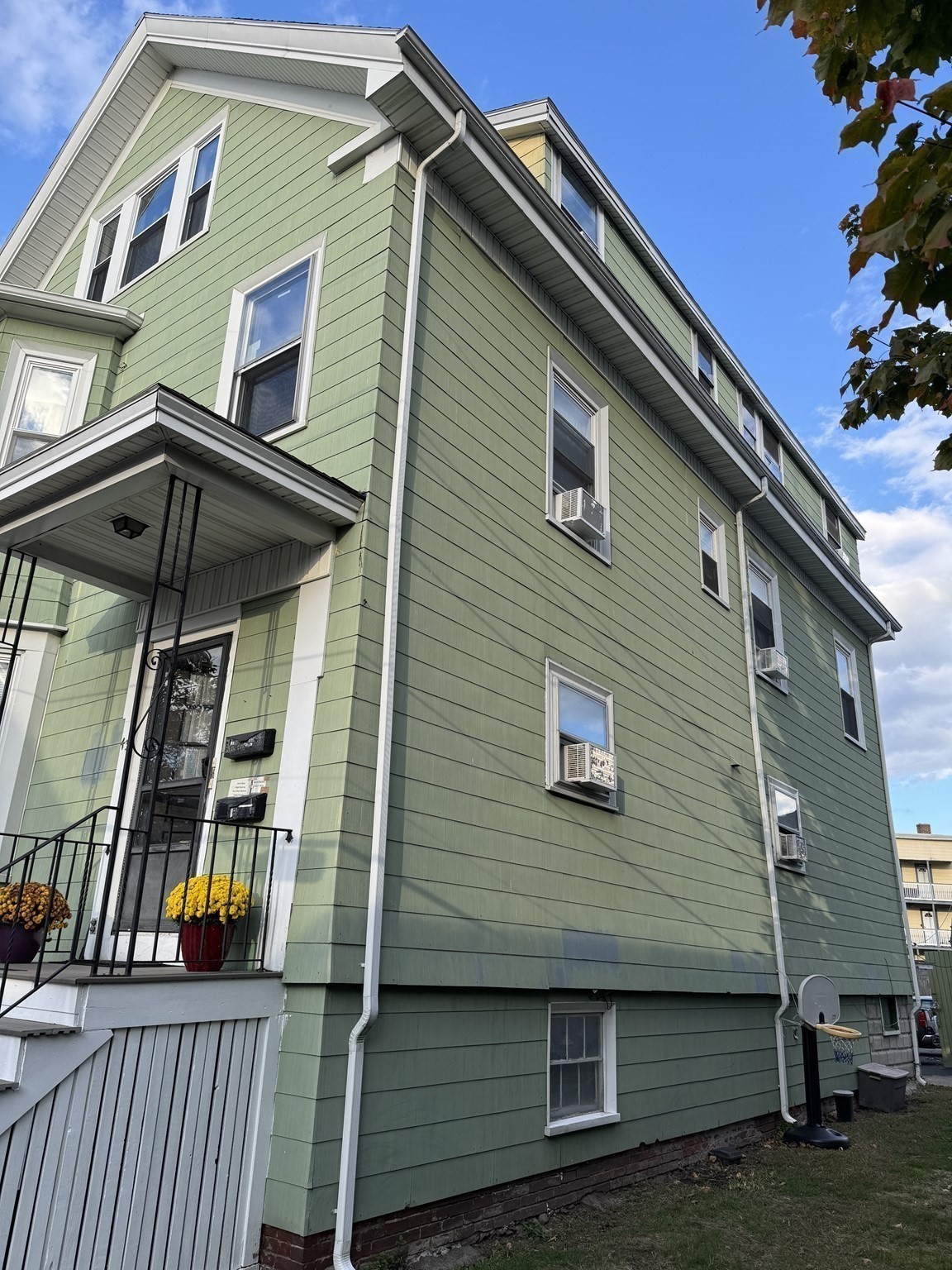 43 Baker St, Lynn, MA 01902 - Image 2