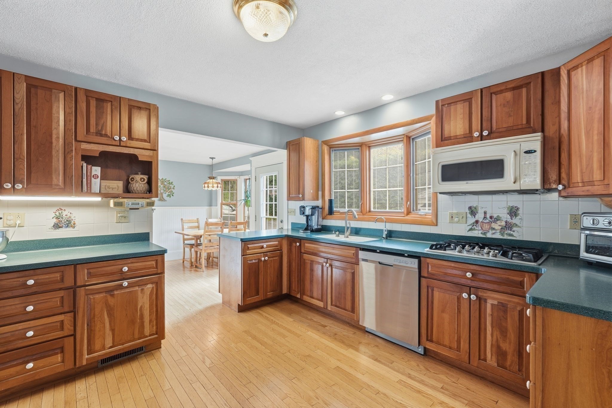 115 Woodbridge St, South Hadley, MA 01075 - Image 4