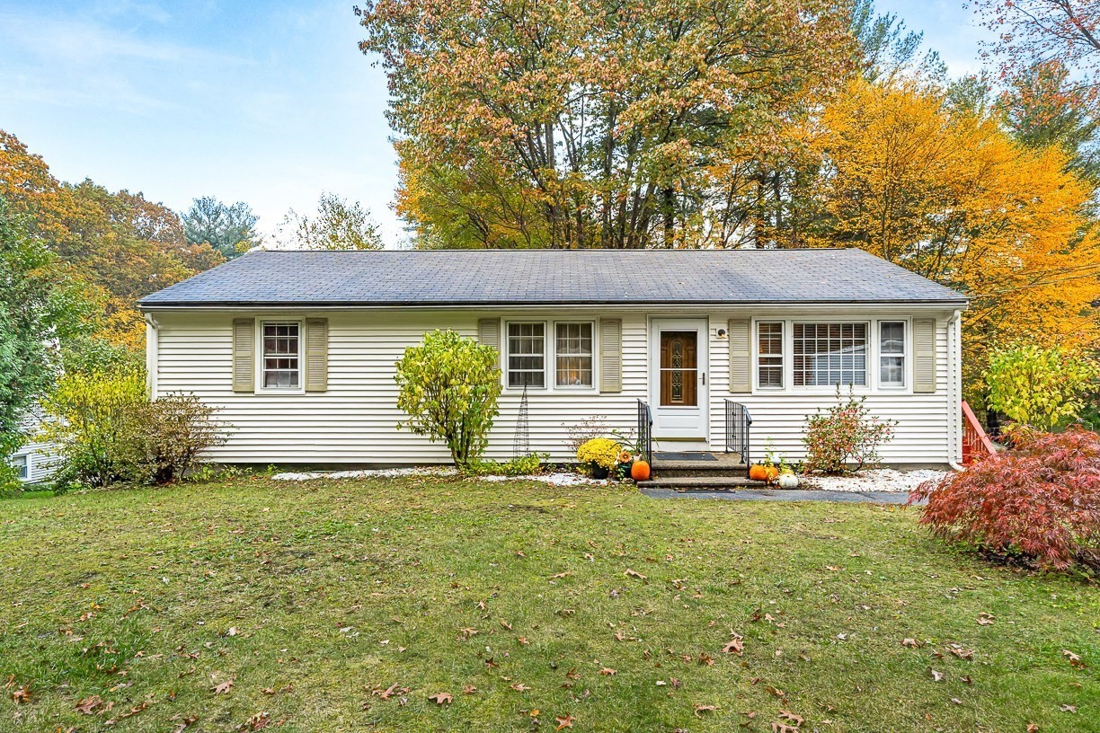 240 Trotting Park Rd, Lowell, MA 01854