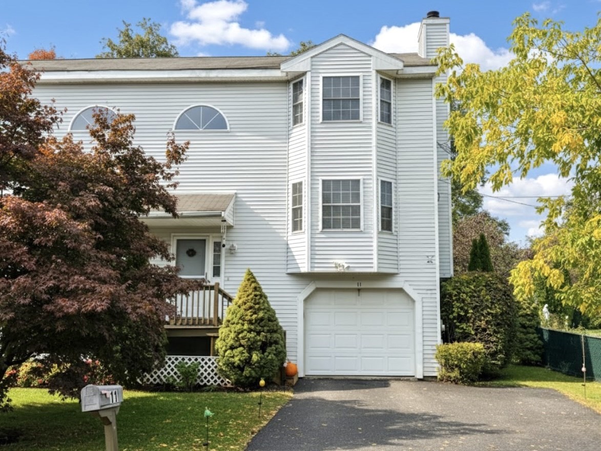 11 Phoenix St, Worcester, MA 01604