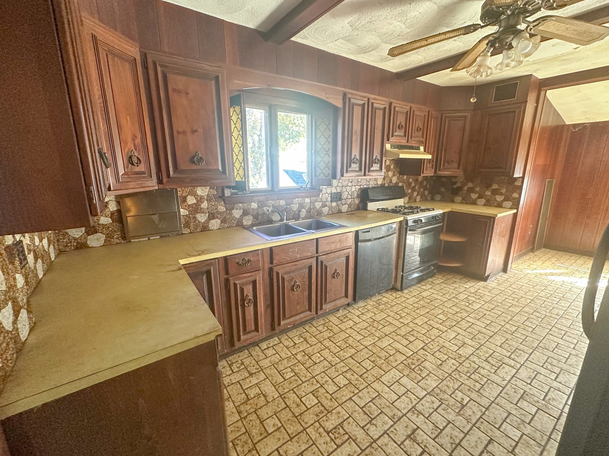 16 Shaw Ave, Johnston, RI 02919 - Image 14