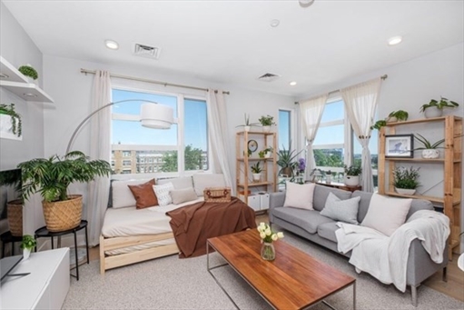 1650 Commonwealth Ave, Apt 402