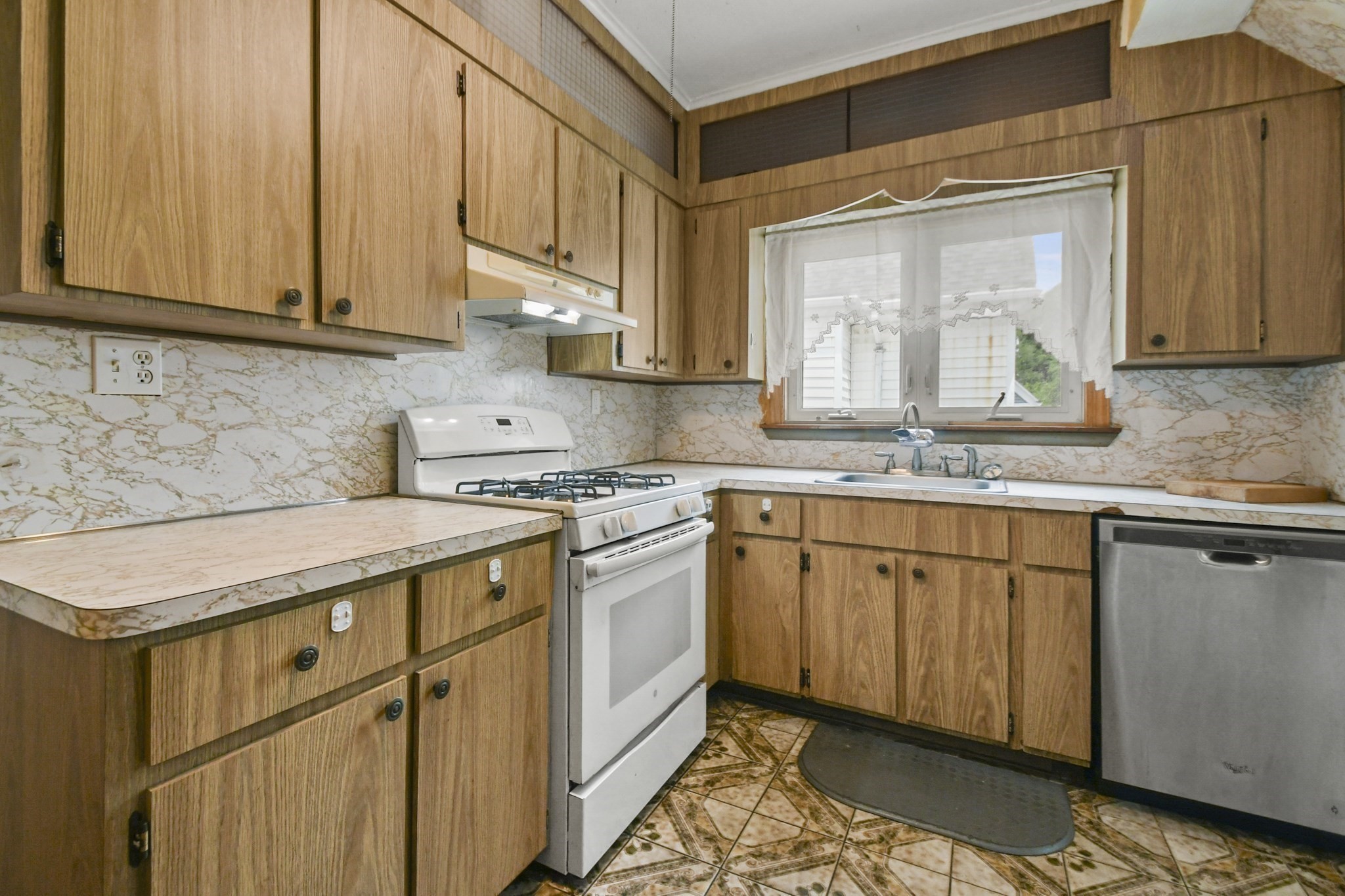 23 Highland Rd, Somerville, MA 02144 - Image 11