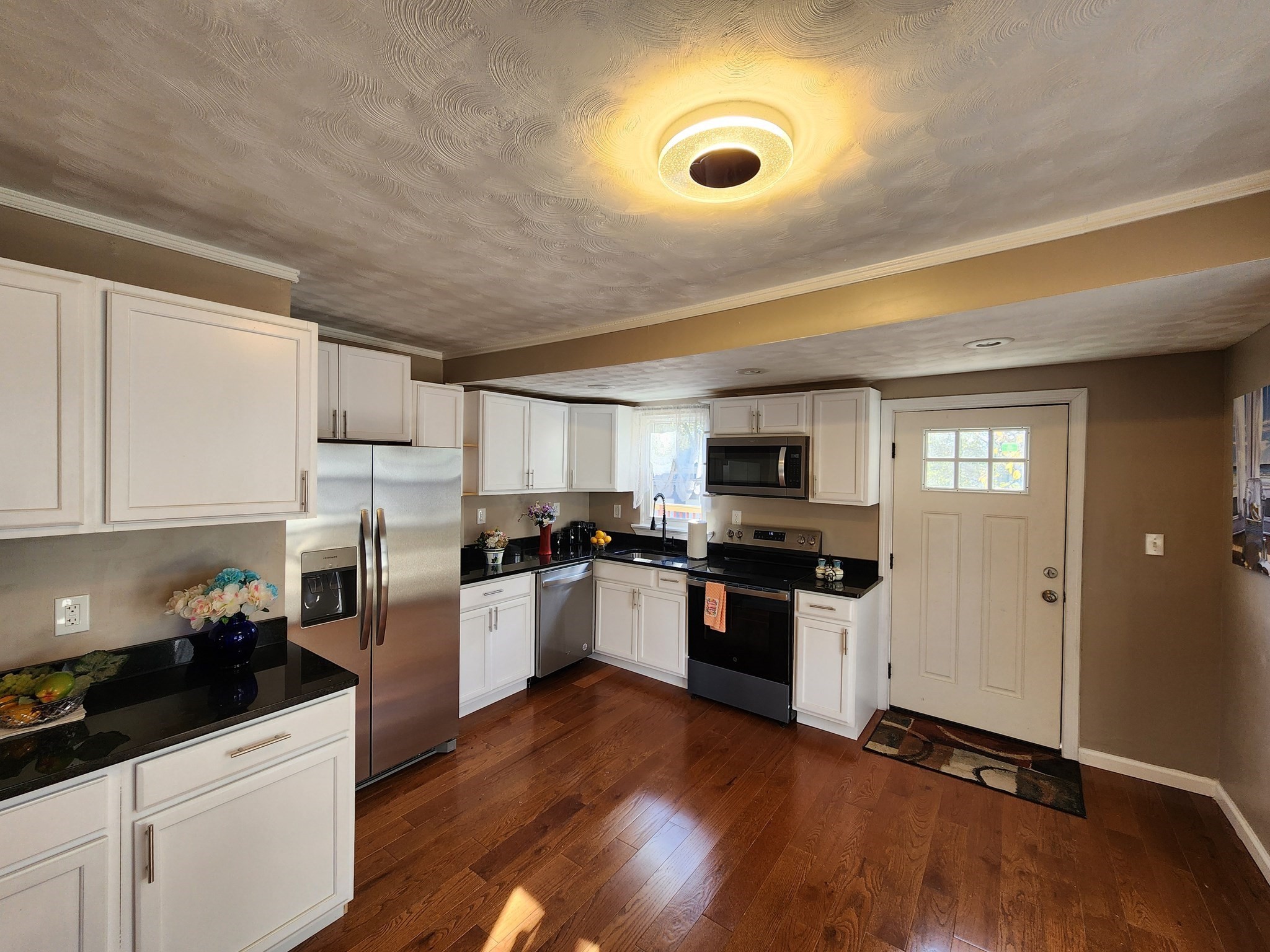 3 Granville Ave, Worcester, MA 01606 - Image 2