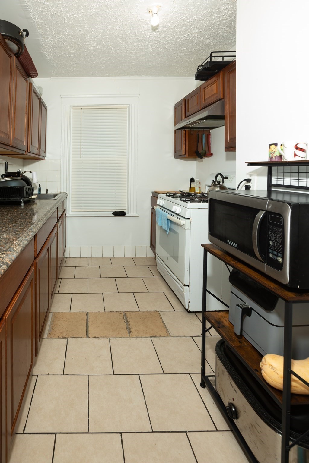 31 Garfield St, Central Falls, RI 02863 - Image 13