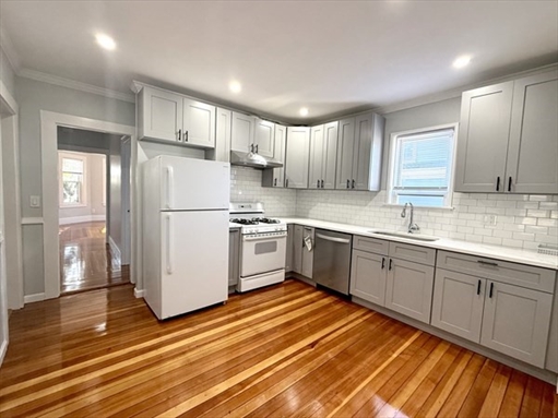 19-21 DEARBORN AVE, Apt 2