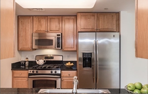 110 Cypress St, Apt 307