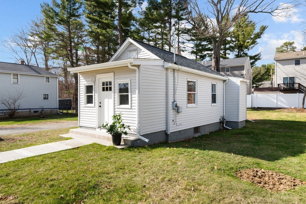 11 Autumn St, Billerica, MA 01821