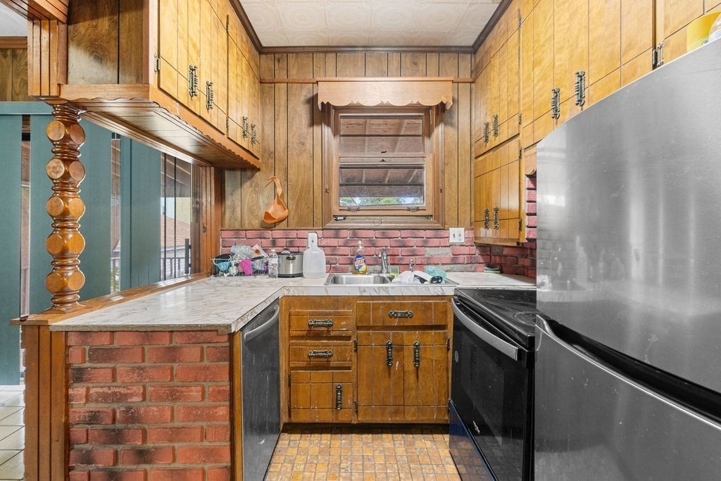 37 Shawmut St, Fall River, MA 02720 - Image 26