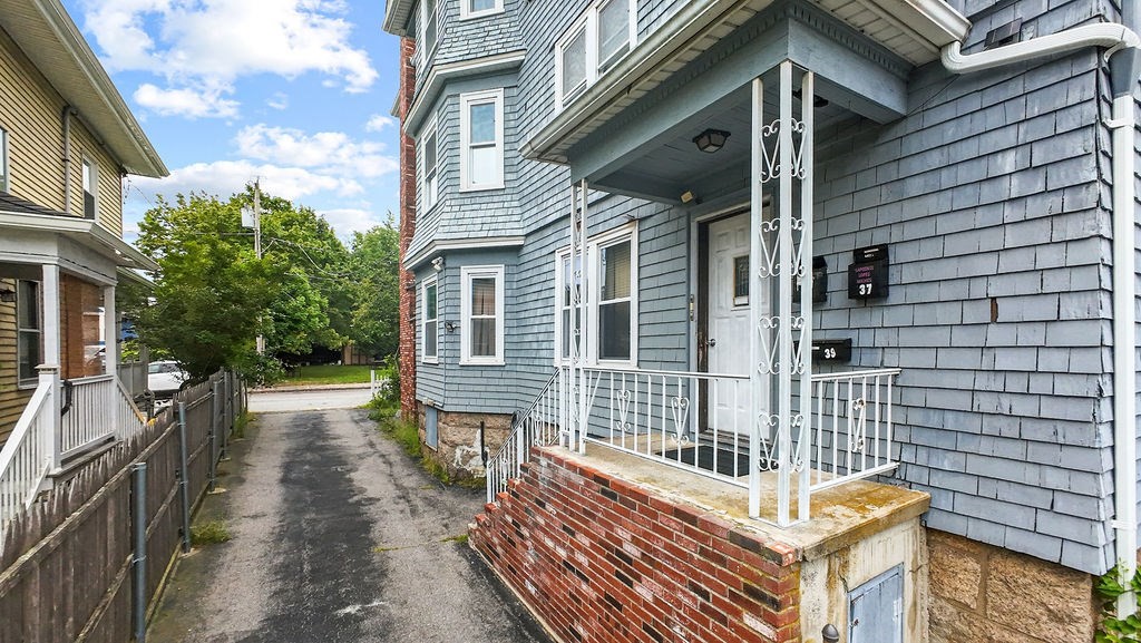 37 Shawmut St, Fall River, MA 02720 - Image 8