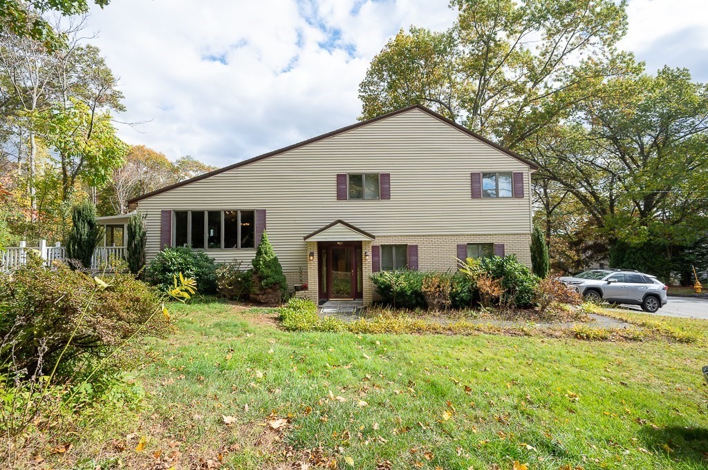 29 Dominion Rd, Worcester, MA 01605