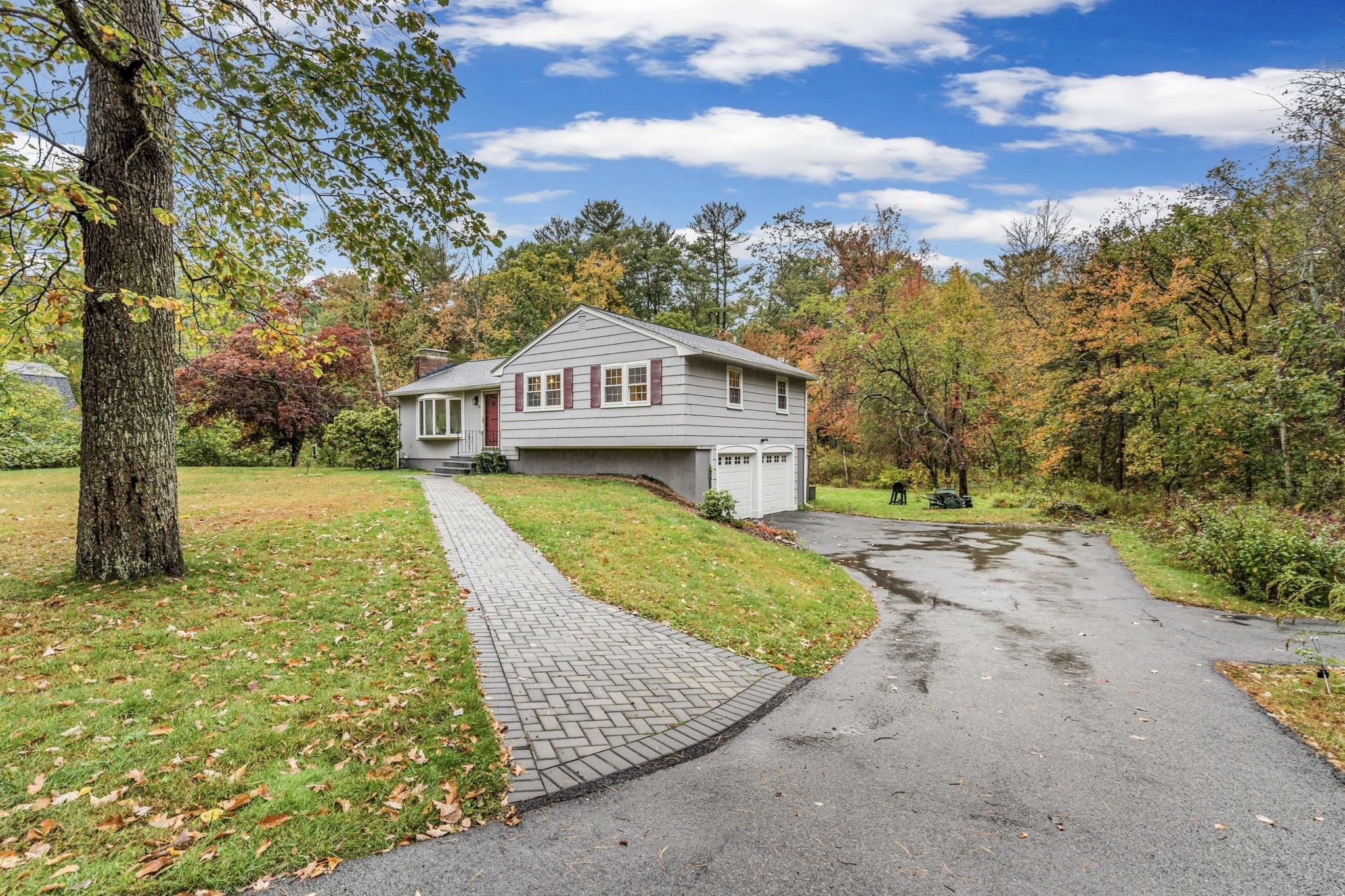 14 Lundy Ln, Wayland, MA 01778