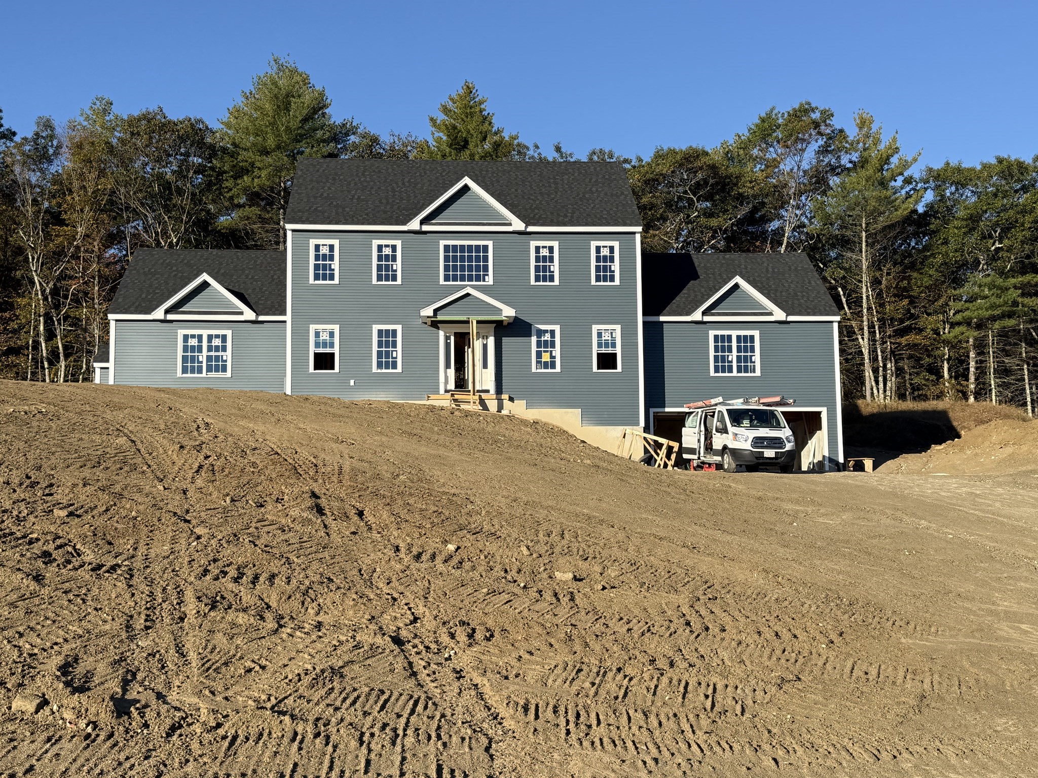 13 Valerie Run, Northbridge, MA 01534
