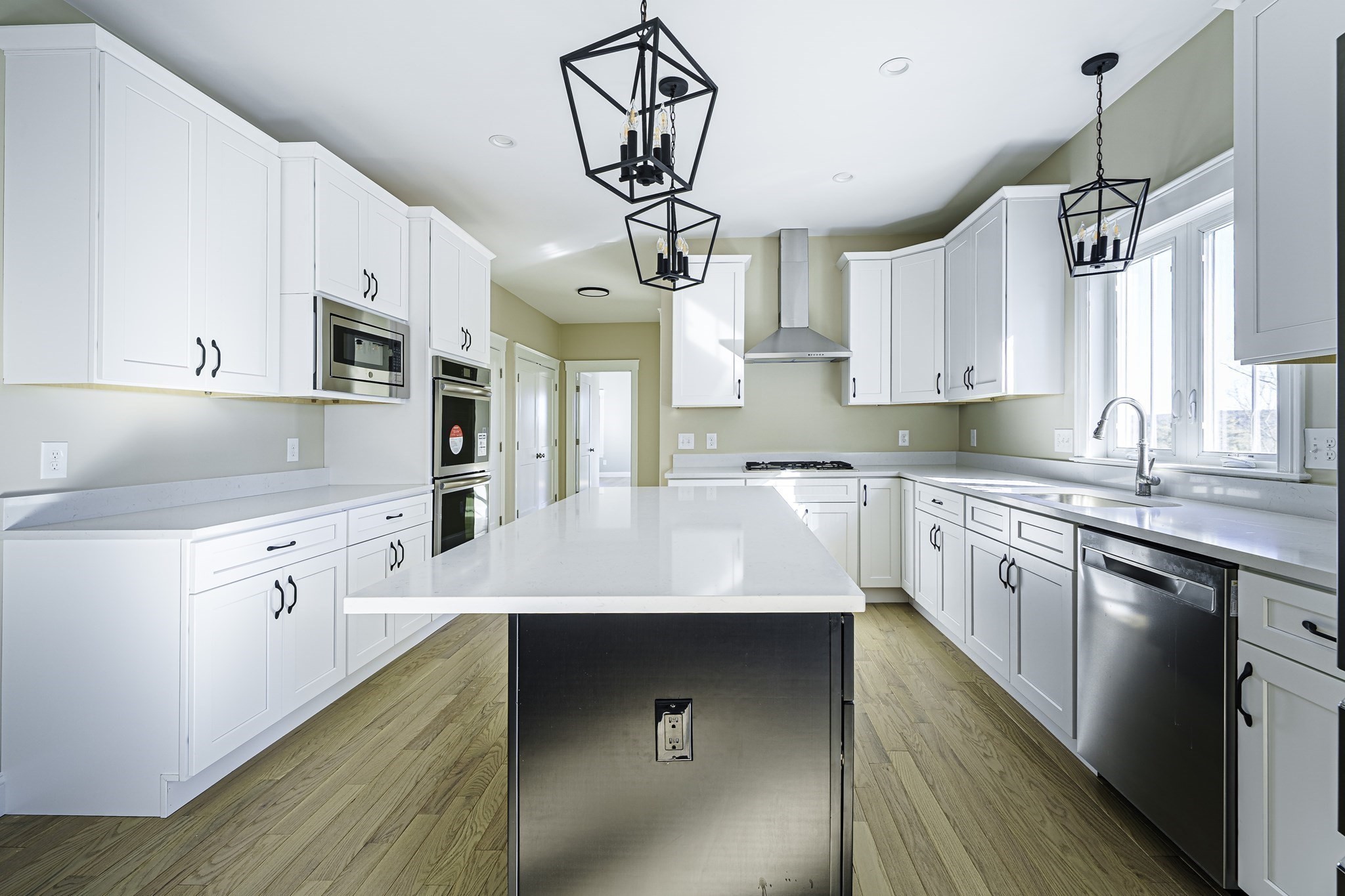 13 Valerie Run, Northbridge, MA 01534 - Image 2