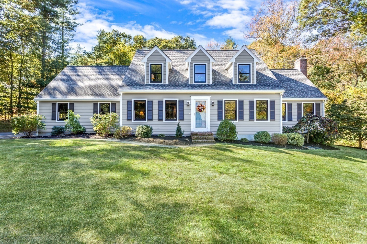 8 Bubbling Brook Road, Franklin, MA 02038