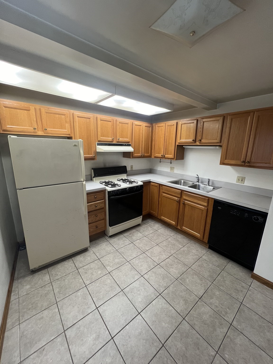 1175 S Main, Fall River, MA 02724 - Image 6