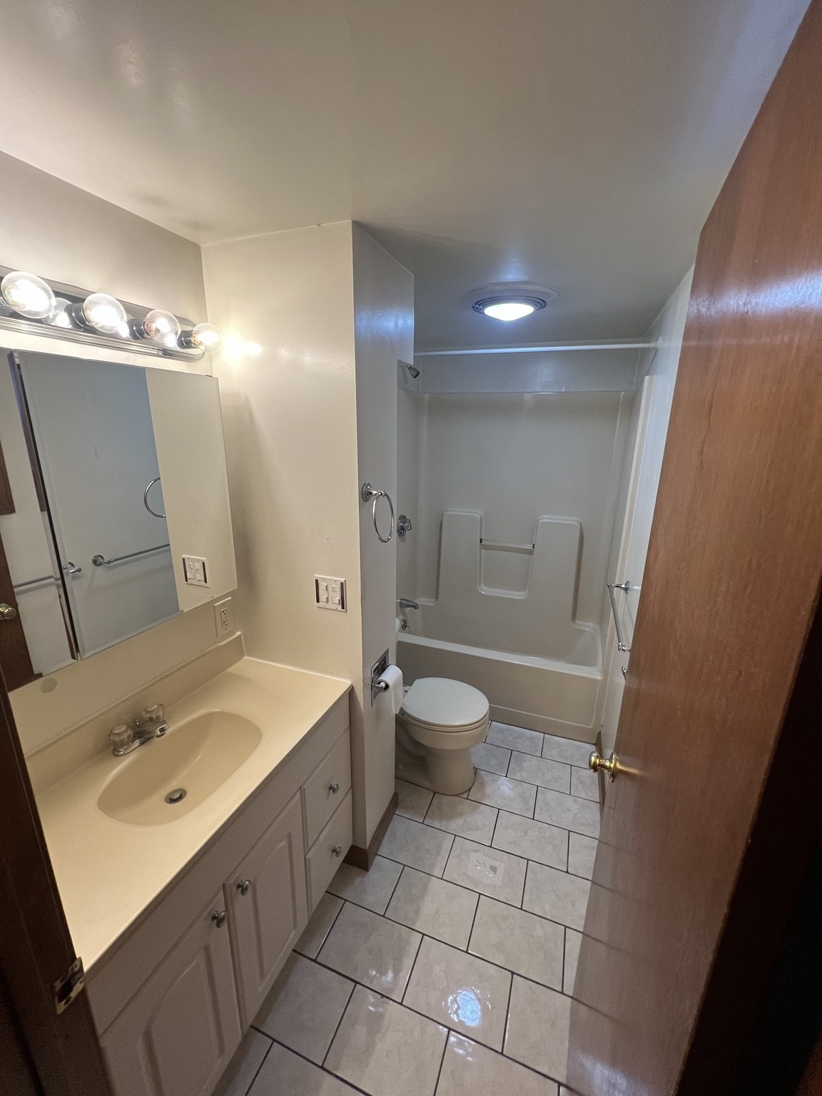 1175 S Main, Fall River, MA 02724 - Image 8