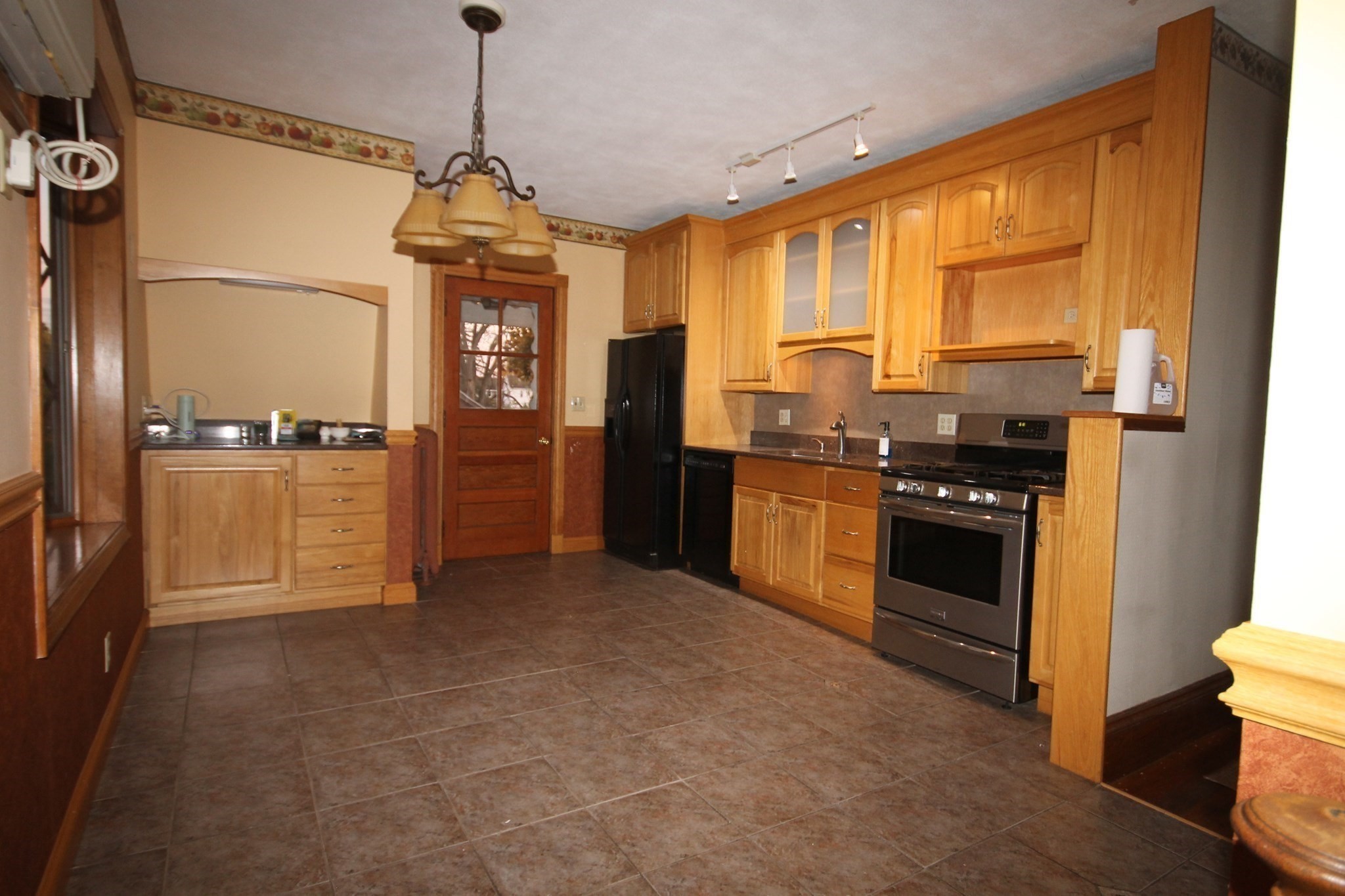 104 Saint James Ave, Holyoke, MA 01040 - Image 14
