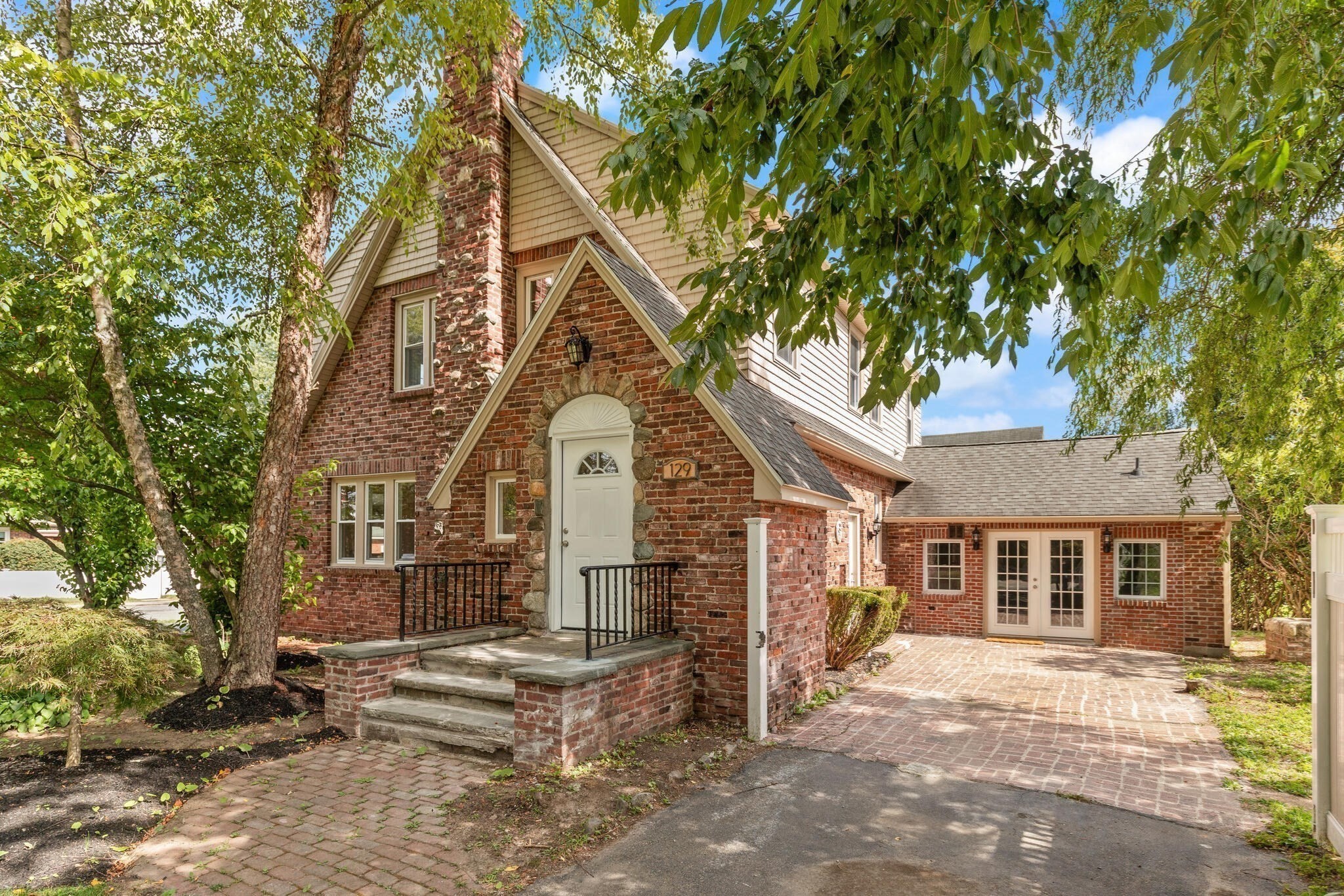 129 Maple Ave, Shrewsbury, MA 01545