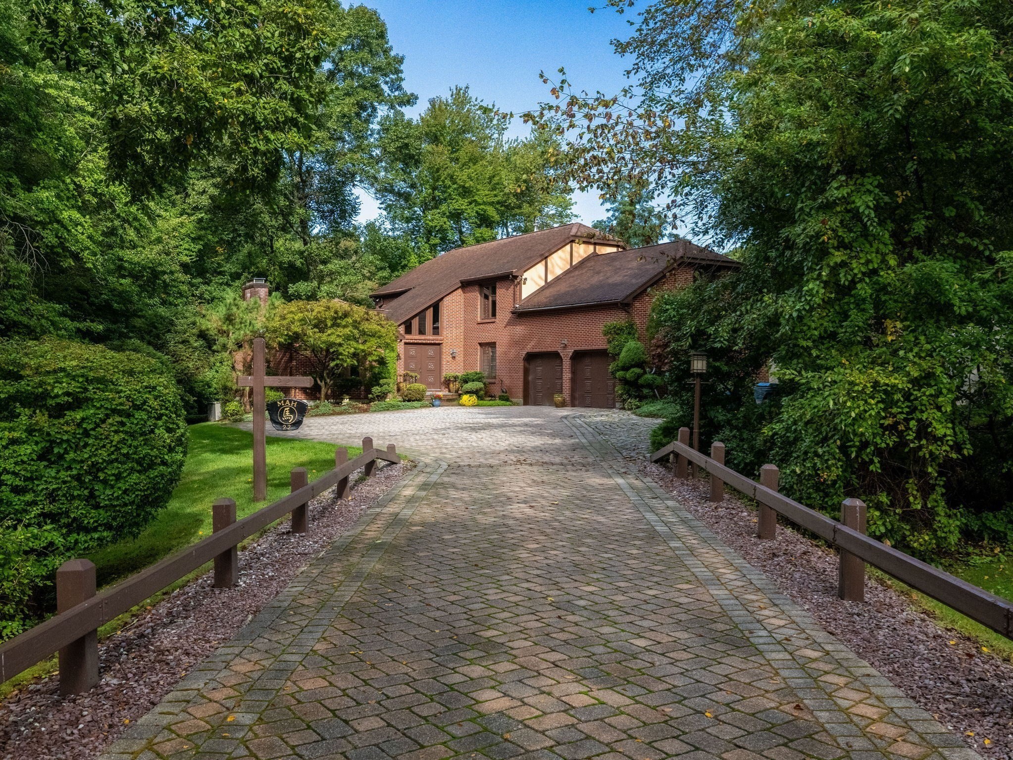 22 Elm St, Canton, MA 02021