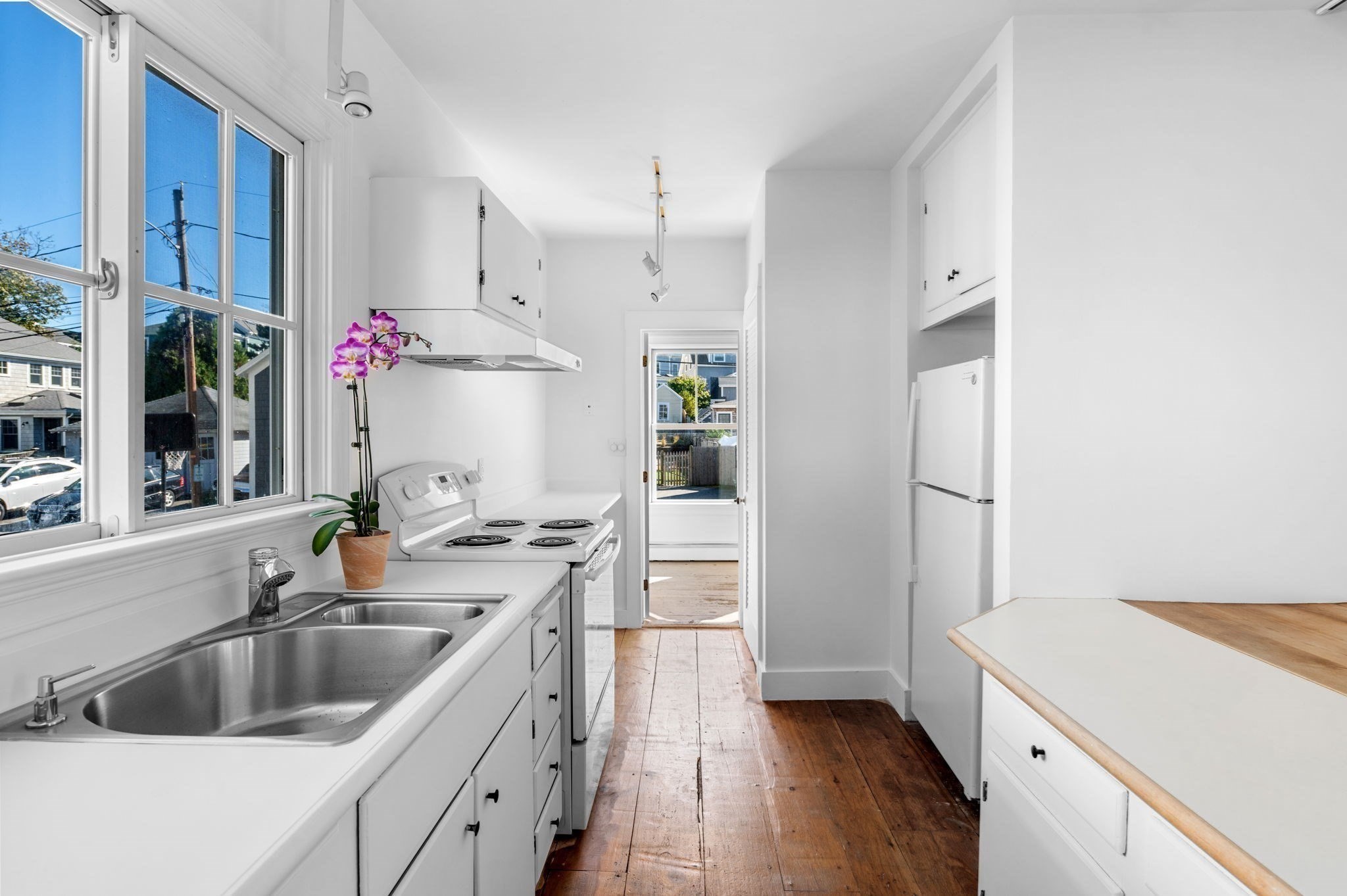 2 Lindsey St, Marblehead, MA 01945 - Image 8