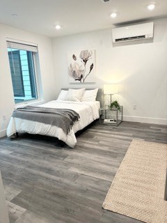 585 Essex St, Apt 727