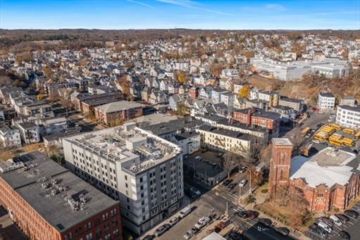 585 Essex St, Apt 724