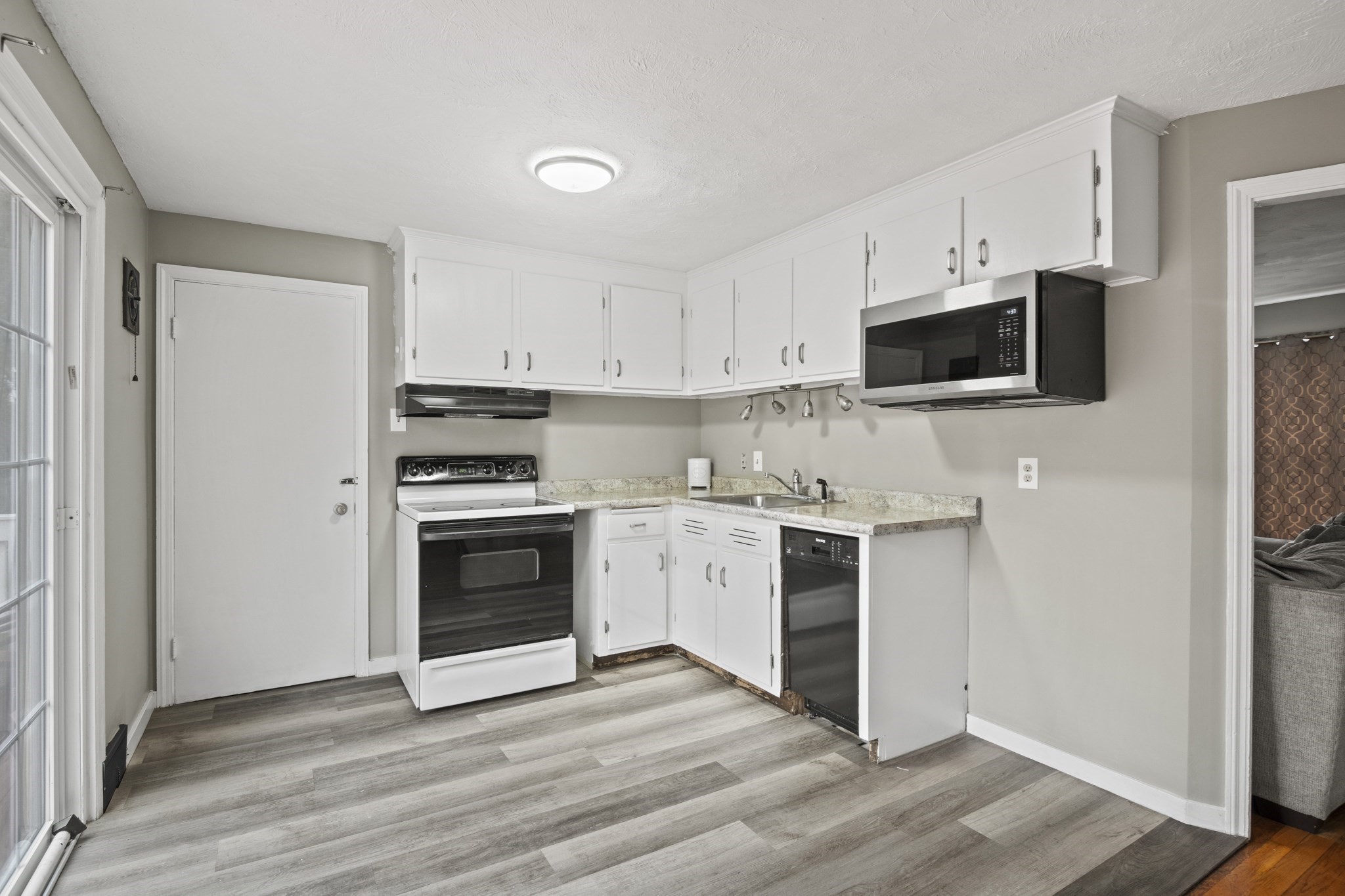 11 Venus Drive, Shrewsbury, MA 01545 - Image 10