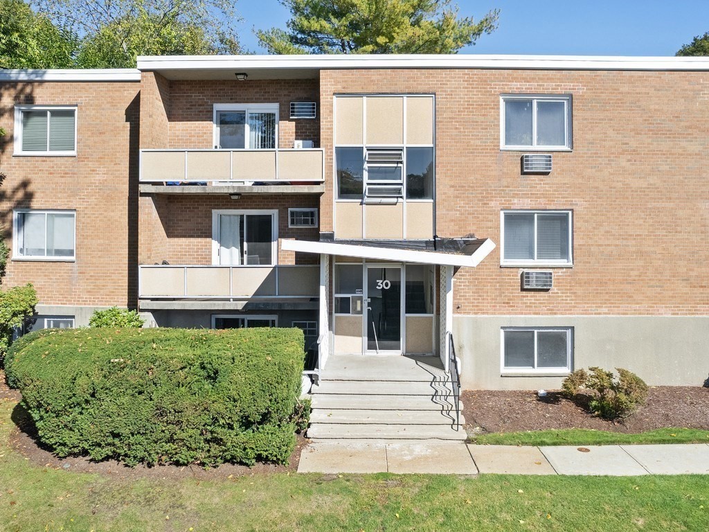 30 Jacqueline Road Unit C, Waltham, MA 02452