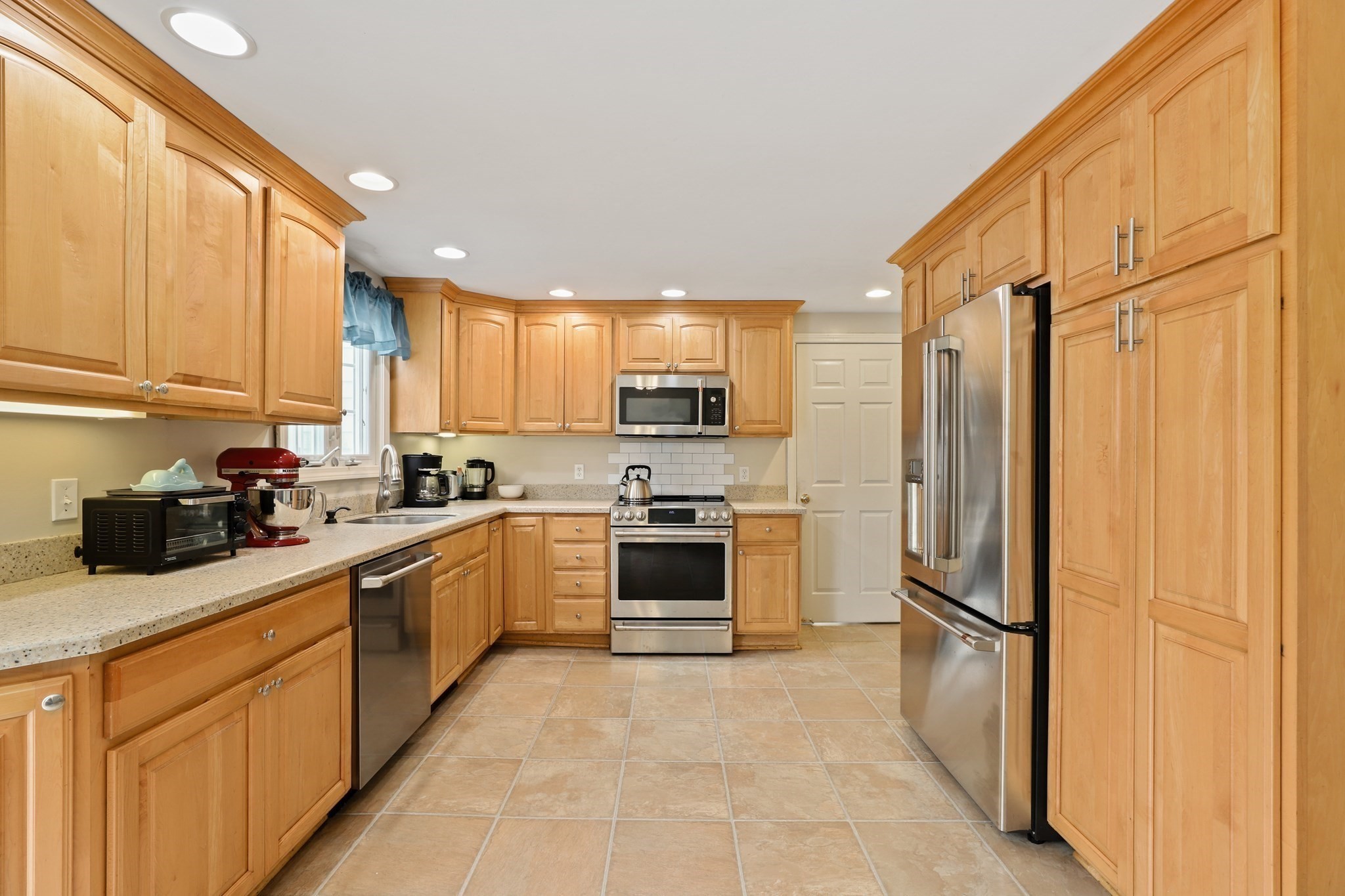 27 Pollard Dr, Millis, MA 02054 - Image 7
