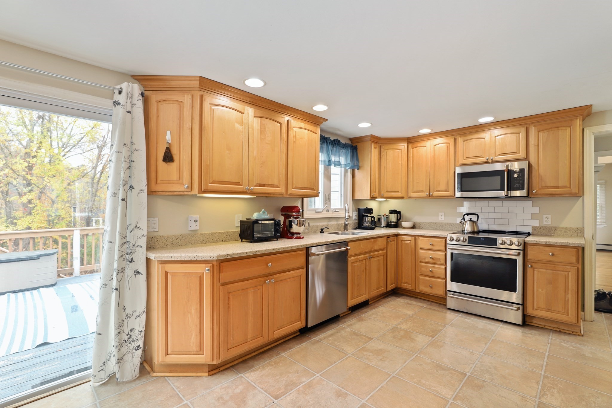 27 Pollard Dr, Millis, MA 02054 - Image 8