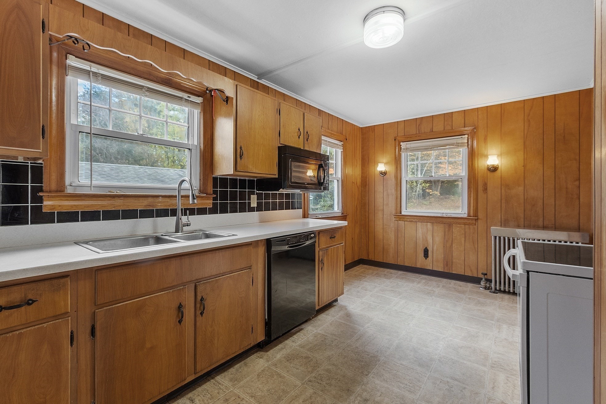 490 S Main St, Orange, MA 01364 - Image 4