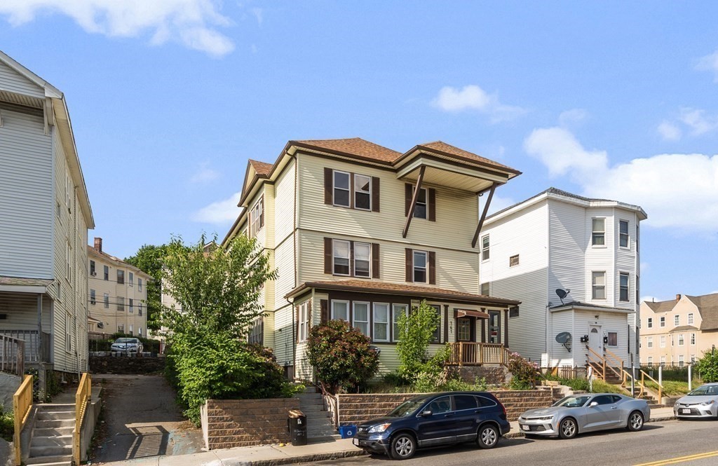 141 Cambridge St, Worcester, MA 01603