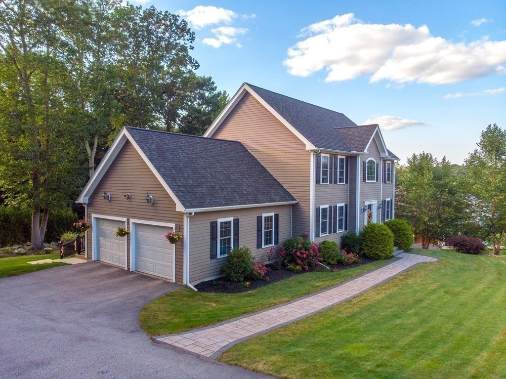 2 Camden Drive, Auburn, MA 01501