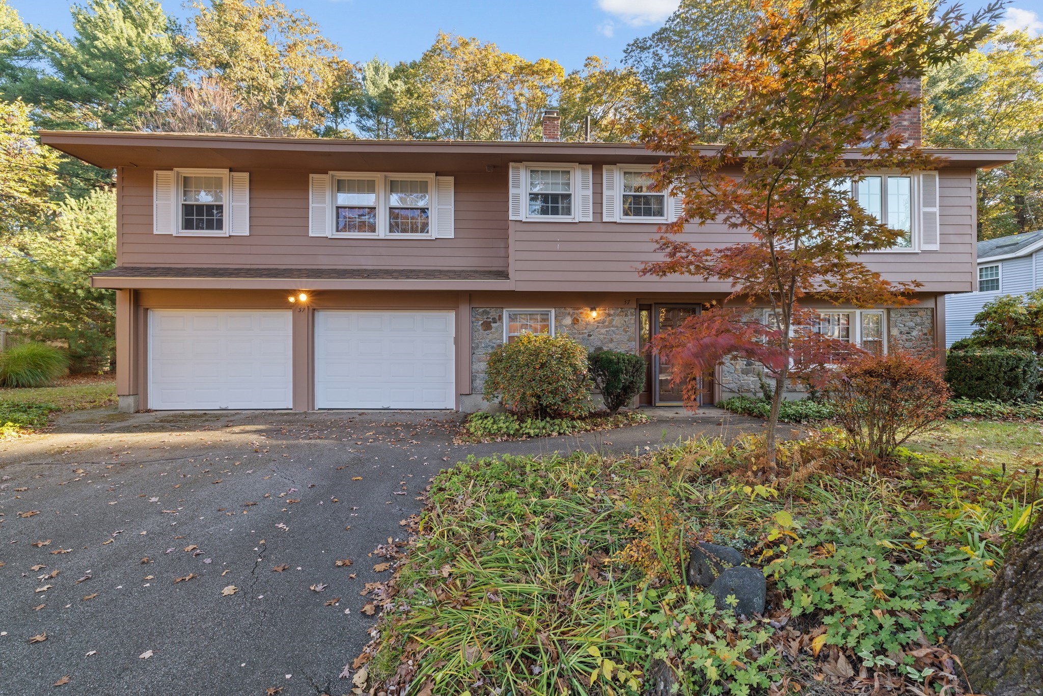 37 Ledgewood Road, Framingham, MA 01701