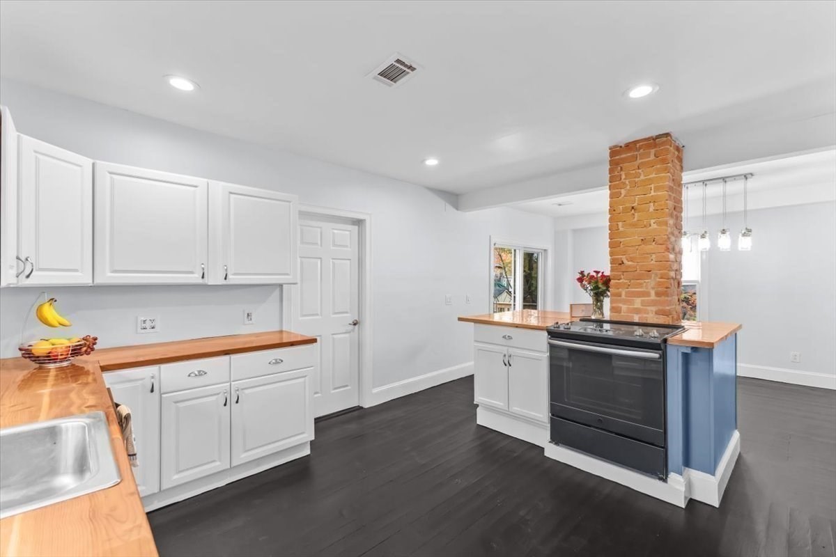 721 Pleasant Street, Brockton, MA 02301 - Image 8