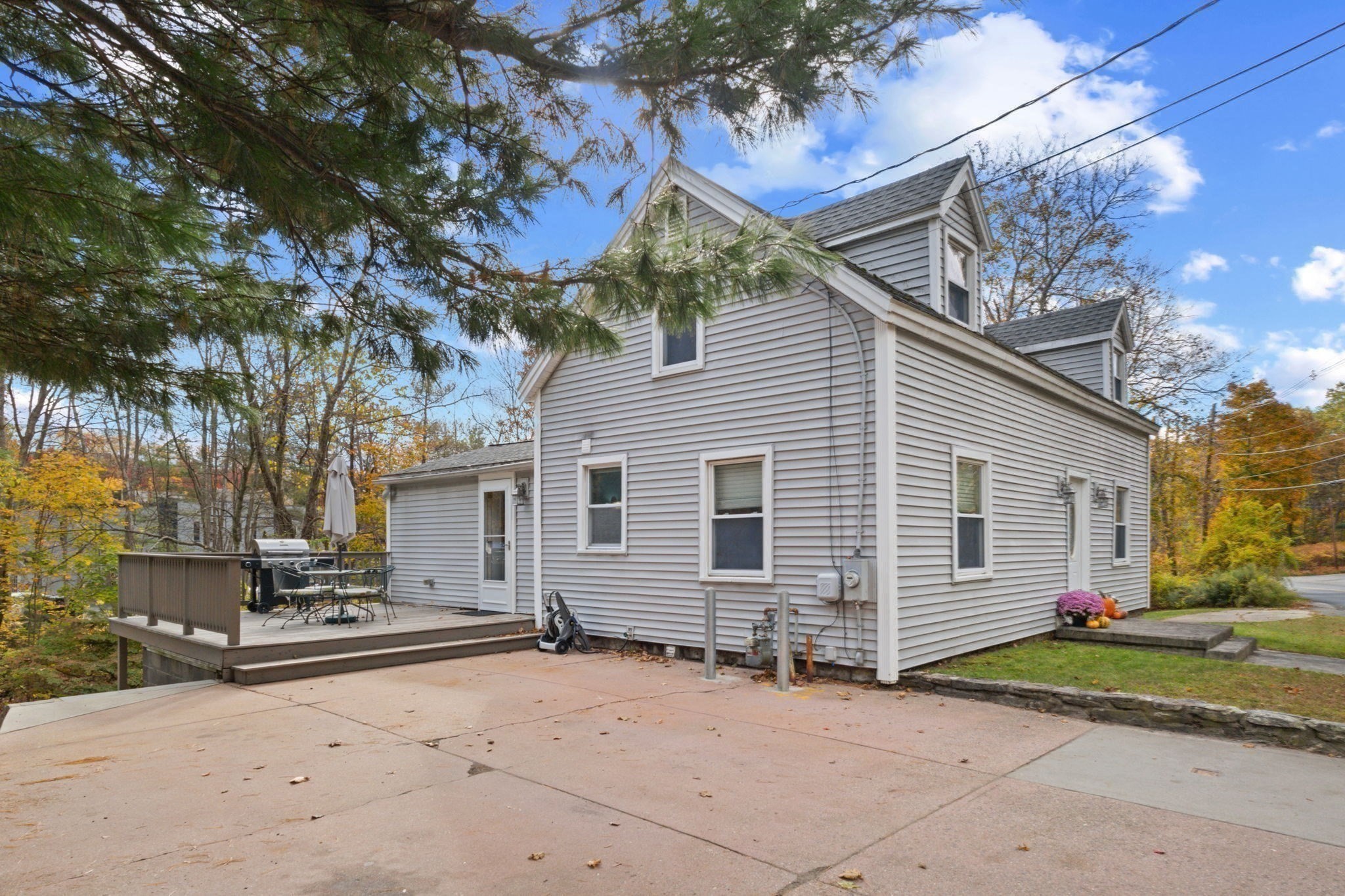 322 Central St, Hudson, MA 01749 - Image 2