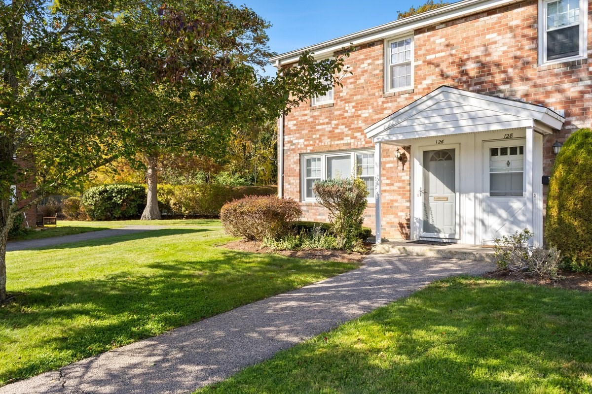 126 Coventry Cir Unit 126, Brockton, MA 02301 - Image 2